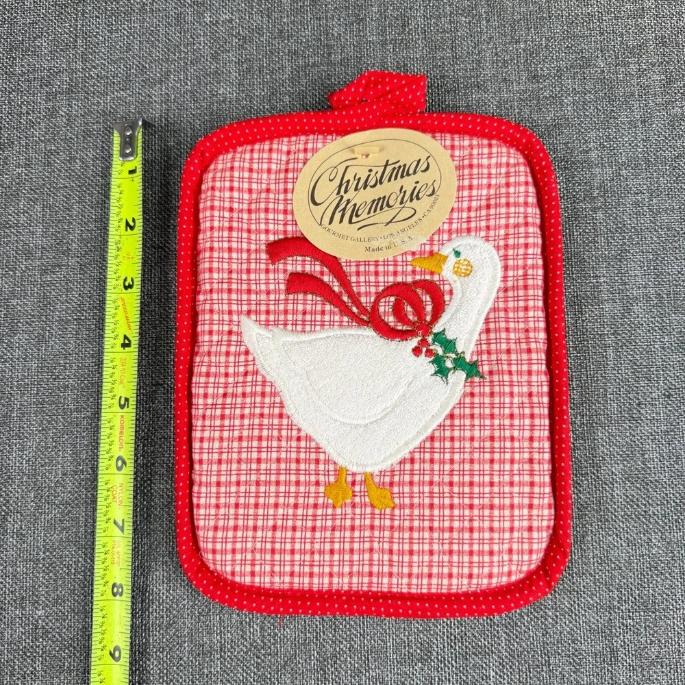 Vintage Christmas Memories Goose Towel Pot Holder Set Red White 1984
